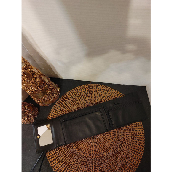 Buxton Velvet Touch Crossbody - Picture 3 of 7